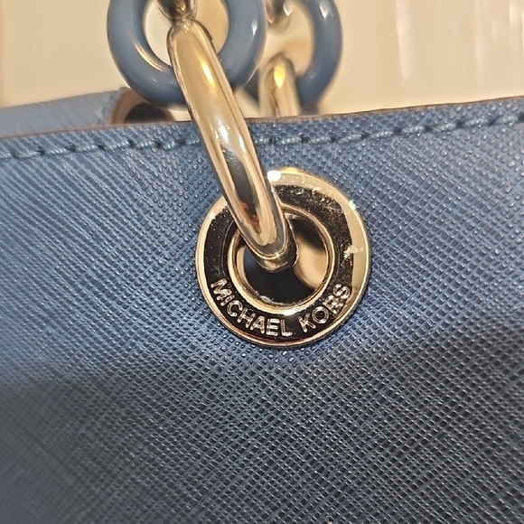 Michael Kors Navy Shoulder Bag with Silver Accents - Picture 4 of 13